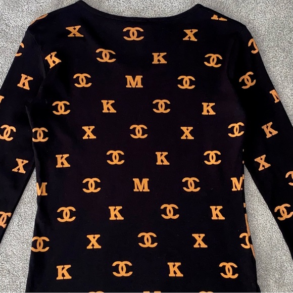 2 S Custo Barcelona Chanel Logo Black Bronze Long Sleeve V Neck Tee Shirt Top - Picture 10 of 12